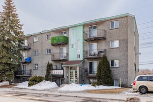 420 Ampère Av in Laval, QC - Building Photo