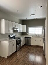 7500 E Deer Valley Rd, Unit 42 in Scottsdale, AZ - Foto de edificio - Building Photo