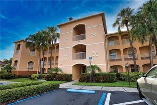 150 L Pavia Blvd, Unit 32 in Venice, FL - Building Photo