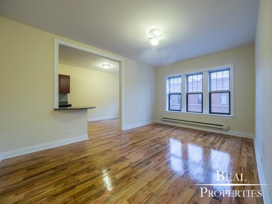 628 W Cornelia Ave in Chicago, IL - Building Photo