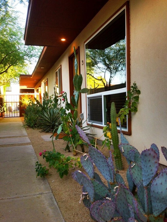 Lynwood Quarters in Phoenix, AZ - Foto de edificio - Building Photo
