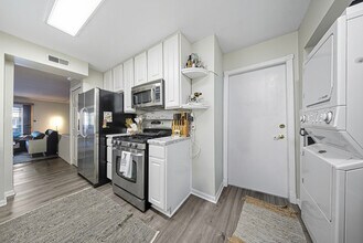 1942 Tall Oaks Dr in Aurora, IL - Building Photo - Building Photo