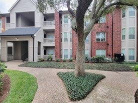 1330 Old Spanish Trl in Houston, TX - Building Photo