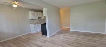 45260 Keding St in Utica, MI - Building Photo - Building Photo
