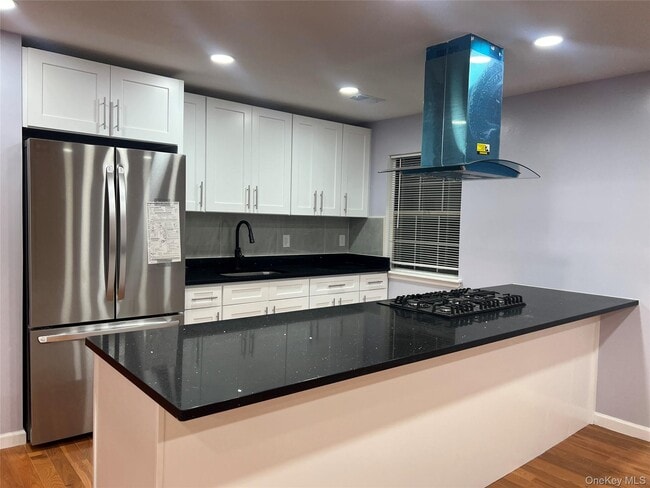 50 Brick Pond Rd in Middletown, NY - Foto de edificio - Building Photo