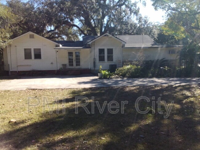 property at 453 Arlington Rd N