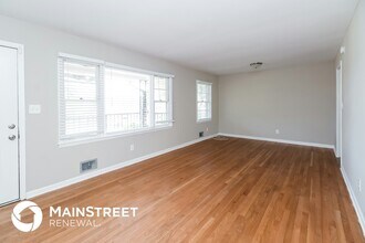 6120 Longino Dr in Union City, GA - Building Photo - Building Photo