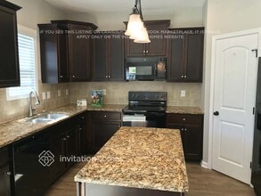 540 McCarthy Dr in Clayton, NC - Foto de edificio - Building Photo