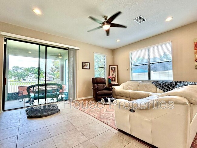 1119 Oakcrest Dr in Brandon, FL - Building Photo - Building Photo