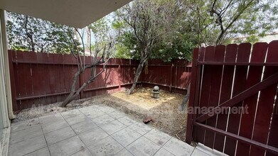 550 El Cielo Rd, Unit Unit 12 in Palm Springs, CA - Foto de edificio - Building Photo