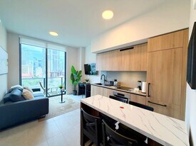 121 NE 5th St, Unit SI FL11-ID1521897P in Miami, FL - Building Photo