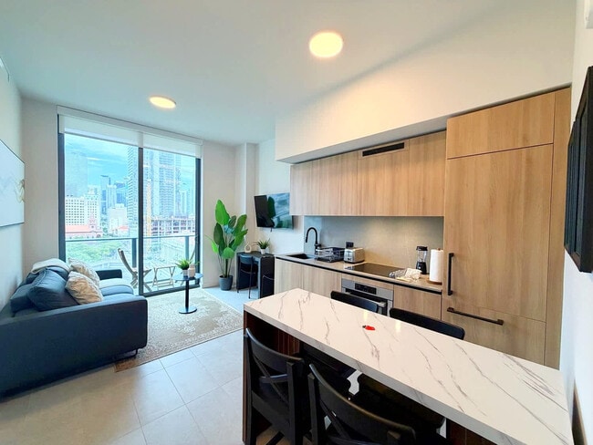 121 NE 5th St, Unit SI FL11-ID1521897P