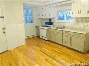 37 Roosevelt Ave, Unit 1 in Poughkeepsie, NY - Building Photo - Building Photo