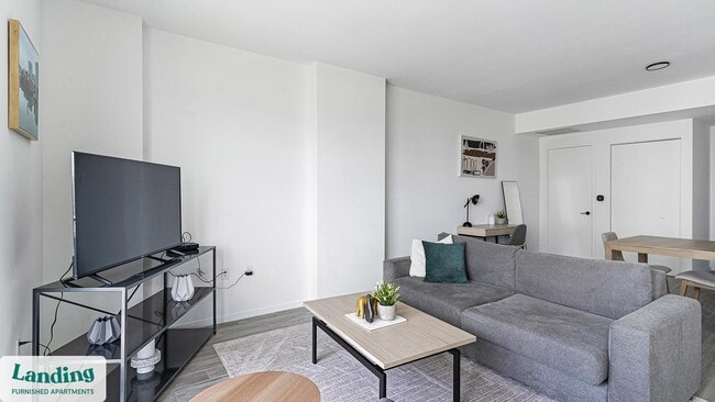 301 SW 1st Ave in Fort Lauderdale, FL - Foto de edificio - Building Photo