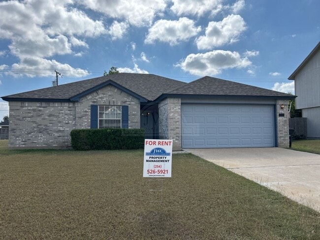 property at 4910 Parkwood Dr