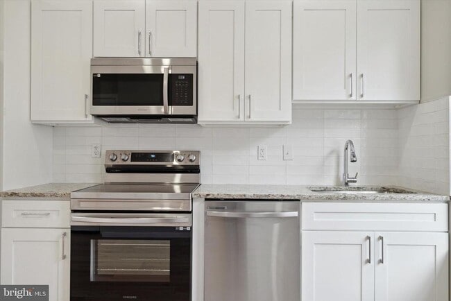 property at 1701 W Seybert St