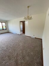 7319 W Tripoli Ave, Unit 2 in Milwaukee, WI - Building Photo - Building Photo