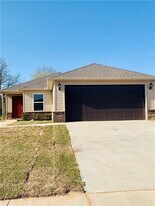 936 E Bunting St in Fayetteville, AR - Building Photo