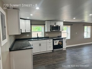 720 Summit St in Carnegie, PA - Building Photo - Building Photo