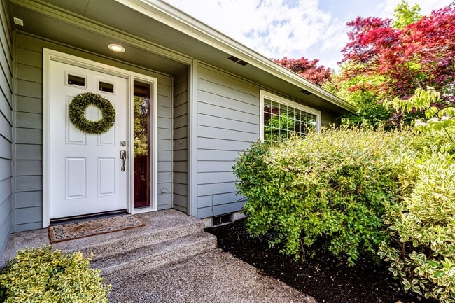 1866 Ridgley Blvd in Eugene, OR - Foto de edificio - Building Photo