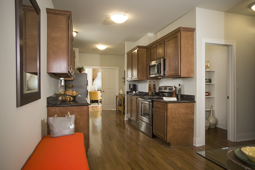 Townhomes of Caswell in Troy, MI - Building Photo