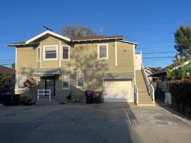 764 Temple Ave, Unit B