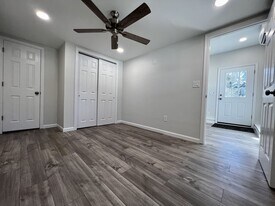 16 Chivalry Ln in Nesconset, NY - Building Photo