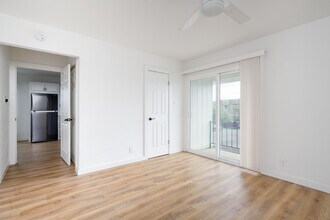 Cameron Villas in Austin, TX - Foto de edificio - Interior Photo