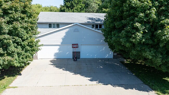 800 Grove St in Appleton, WI - Building Photo - Building Photo