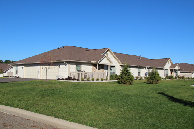 Wales Crossing in North Canton, OH - Foto de edificio - Building Photo