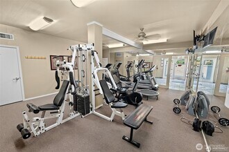 33020 10th Ave SW in Federal Way, WA - Building Photo - Building Photo