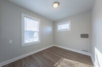 1121 Metropolitan Ave photo'