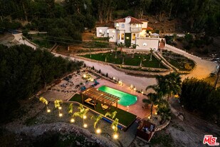 503 Vera Canyon Dr in Malibu, CA - Building Photo