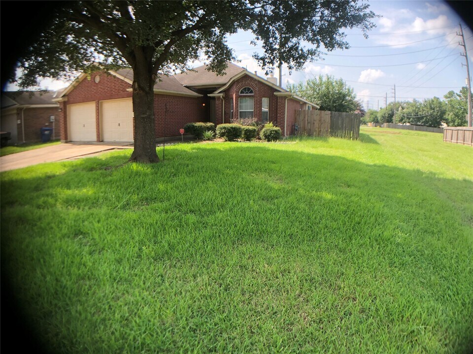 18442 S Wimbledon Dr in Katy, TX - Building Photo