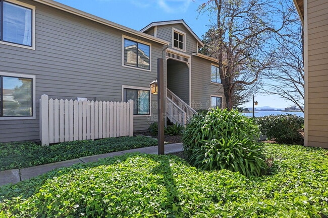 property at 152 Lakeshore Ct