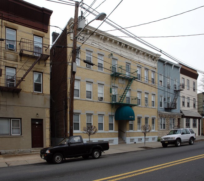 327-329 Avenue E in Bayonne, NJ - Building Photo - Building Photo