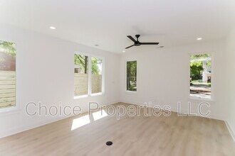422 Sylvania Ave in Charlotte, NC - Building Photo - Building Photo