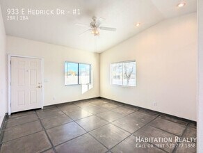 933 E Hedrick Dr in Tucson, AZ - Building Photo - Building Photo
