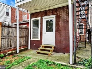 153 W Jackson St, Unit 2 in York, PA - Foto de edificio - Building Photo