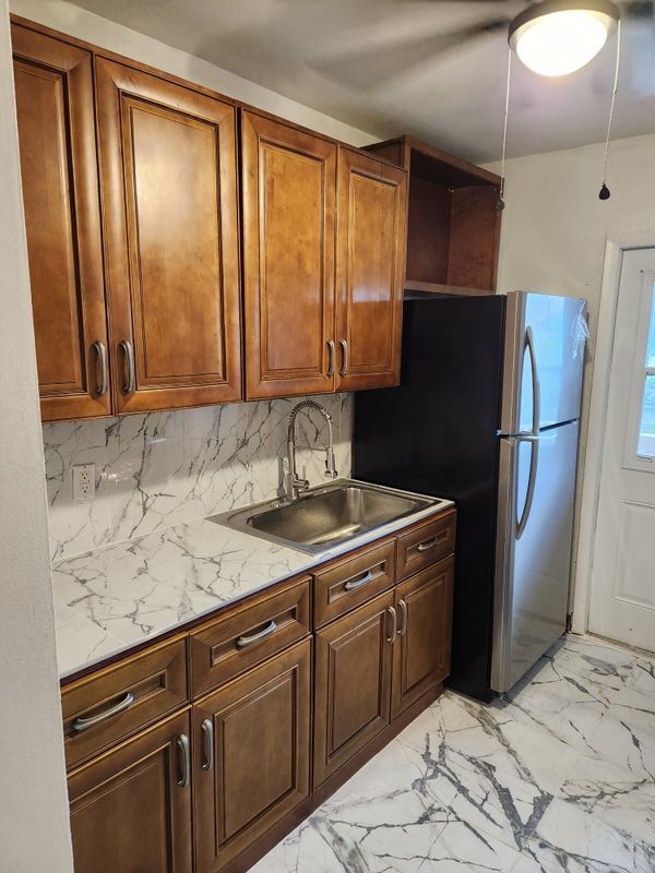 270 NE 191st St in Miami, FL - Building Photo - Building Photo