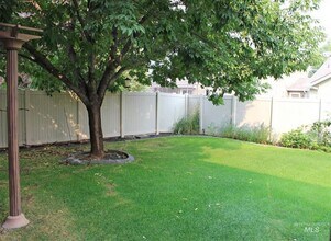 1370 E Ionia St in Meridian, ID - Building Photo - Building Photo