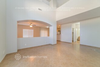 411 W Sundance Way in Chandler, AZ - Foto de edificio - Building Photo