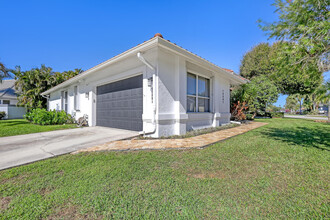 15591 Milan Ct in Wellington, FL - Building Photo - Building Photo