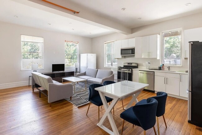 89 Cedar St, Unit 2 in Boston, MA - Foto de edificio - Building Photo