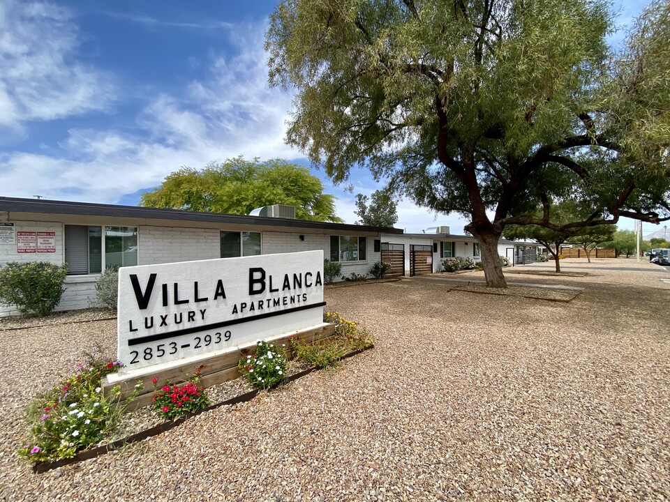 Villa Blanca in Tucson, AZ - Building Photo