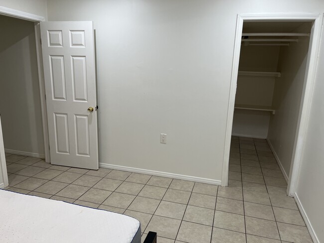 4105 W 103rd St in Inglewood, CA - Foto de edificio - Building Photo