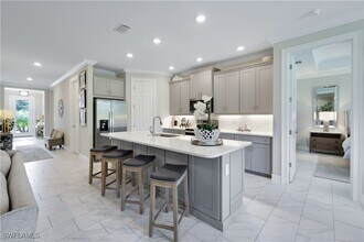 28025 Seasons Tide Ave in Bonita Springs, FL - Foto de edificio - Building Photo
