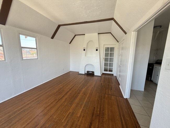 1120 Amalia Ave in East Los Angeles, CA - Building Photo - Building Photo