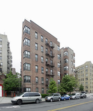 560 West 218th Street in New York, NY - Building Photo - Building Photo