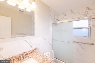 187 Evergreen Rd in Edison, NJ - Building Photo - Building Photo